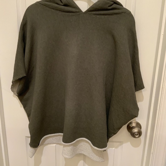 Frank & Eileen Hooded Capelet - Moss Green - Picture 4 of 4